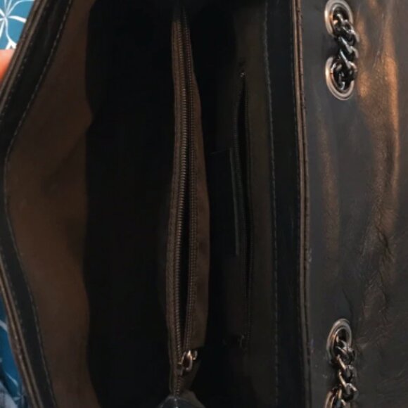 Navy Blue Designer Handbag – Chic & One-of-a-Kind 💙 - Picture 3 of 5